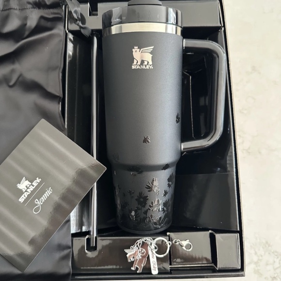 Stanley Limited Edition “Jennie” Midnight  Ruby 30oz Tumbler W/Original Box - Picture 15 of 15